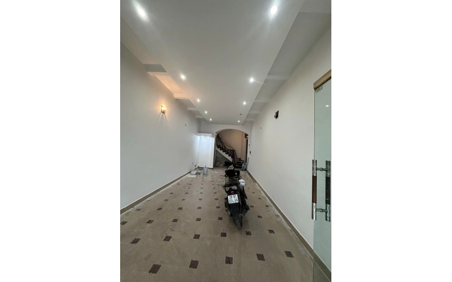 CHO THUÊ NHÀ LÔ GÓC KD TRÀ SỮA, CÀ PHÊ, SPA PHỐ KIM NGƯU 24 TR, 3 TẦNG, 60M2, MT 4M